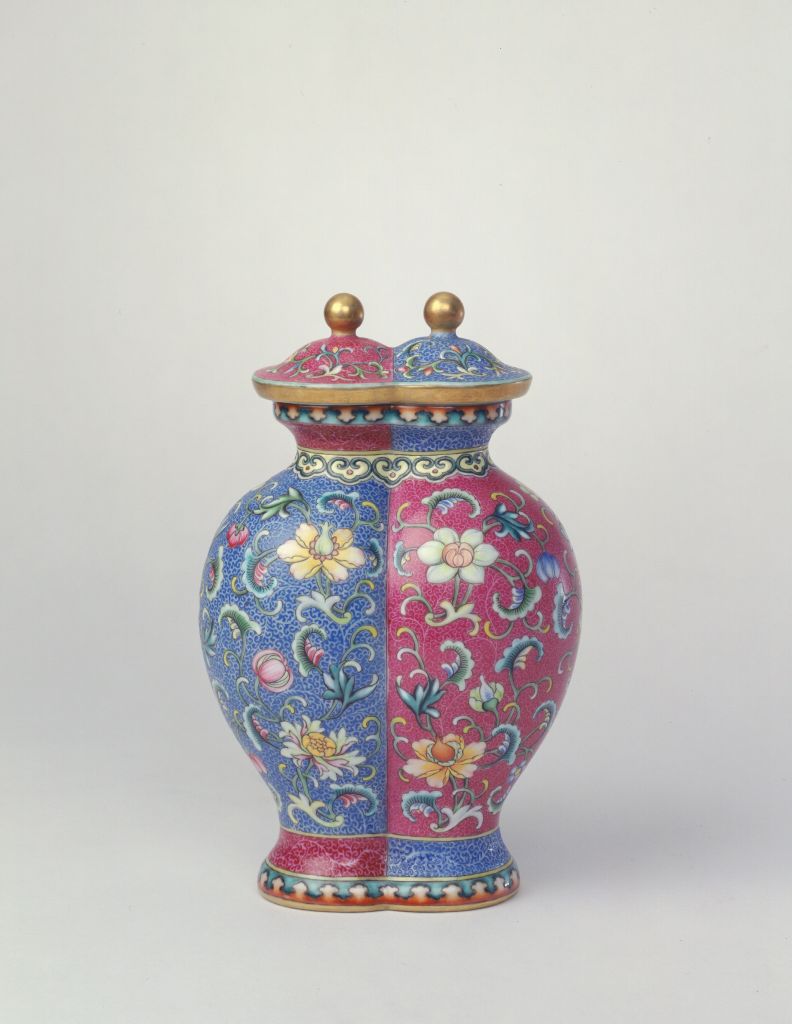 图片[1]-Enamel color twined branch lotus pattern double linked bottle-China Archive